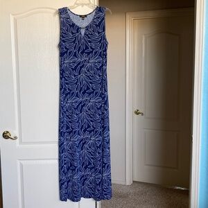 Espresso Navy and White Leaf Print Maxi Dress